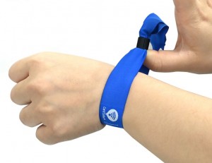 UID QR Code Print RFID NFC Cloth Event Wristbands With Hole Punch